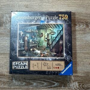 Ravensburger Escape Puzzle - Bear's Den Adventure